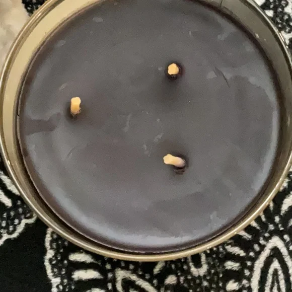 Bath and body works spooky cider lane candle with skull lid - Picture 3 of 4